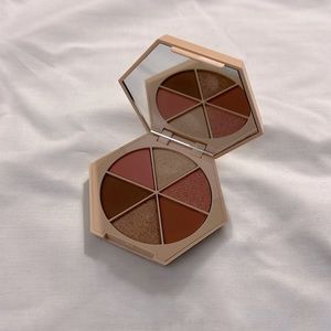 EM Cosmetics Divine Skies Eyeshadow Palette- Magic Hour